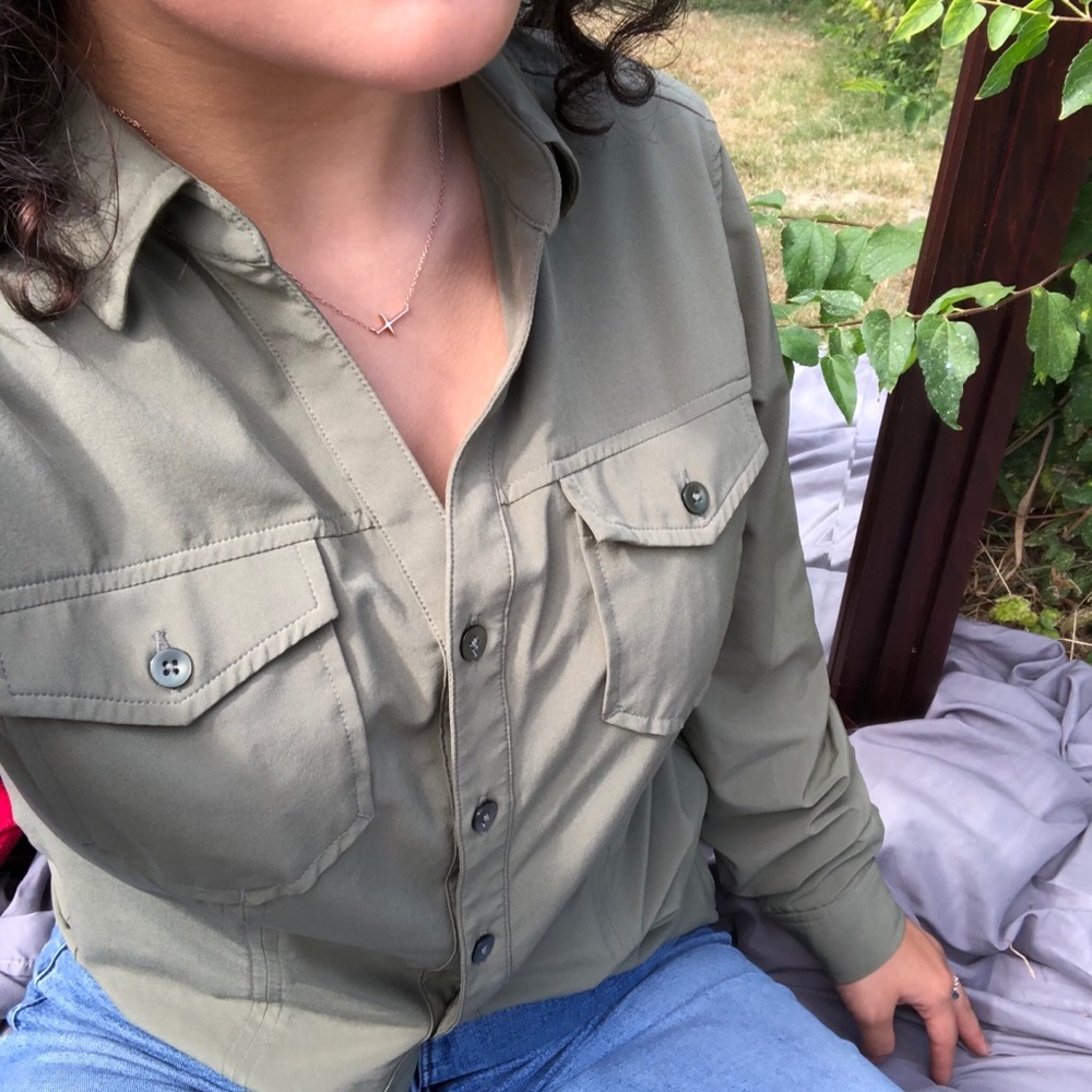 Button up - Picture 2 of 2